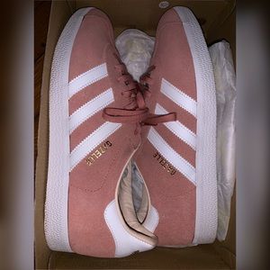 Adidas Sneakers